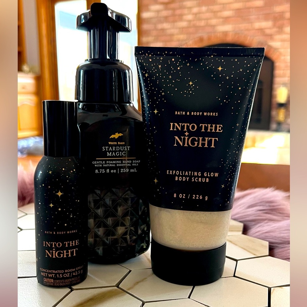 BATH & BODY WORKS